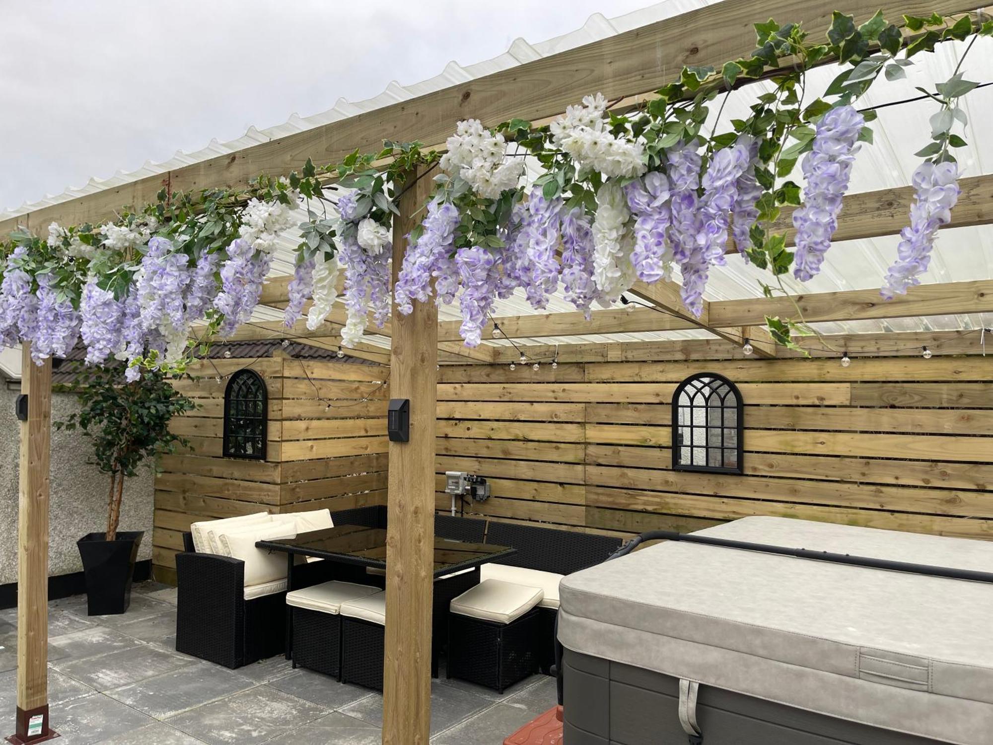 Annierose Cottage- Luxury 3bedroom With Hot Tub Vakantiehuis Ballymena